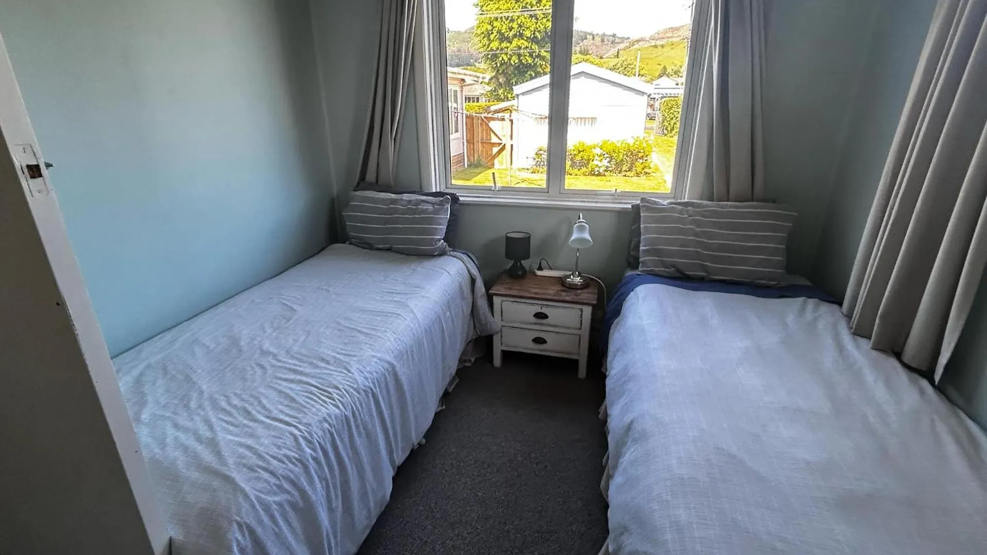 Blue Cottage, On The Lake Rotorua