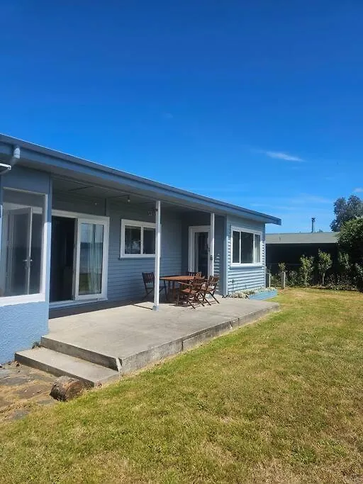 Blue Cottage, On The Lake Rotorua